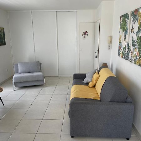 Sunny Cottage, Belle Terrasse, Proche Et Vue Mer Sainte-Luce Luaran gambar