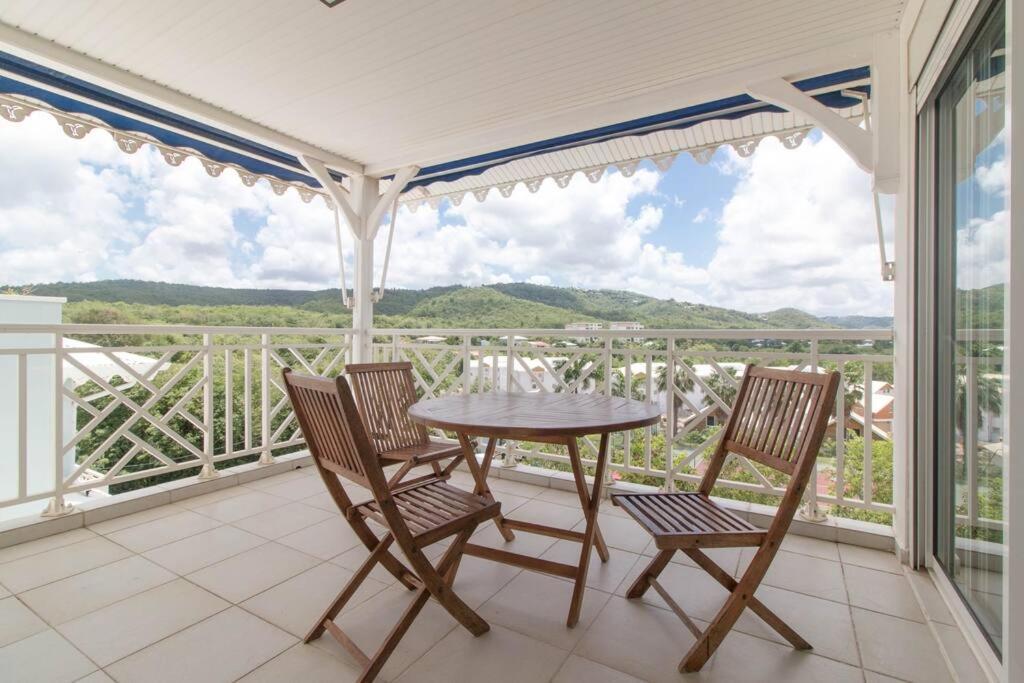 Sunny Cottage, Belle Terrasse, Proche Et Vue Mer Sainte-Luce Luaran gambar
