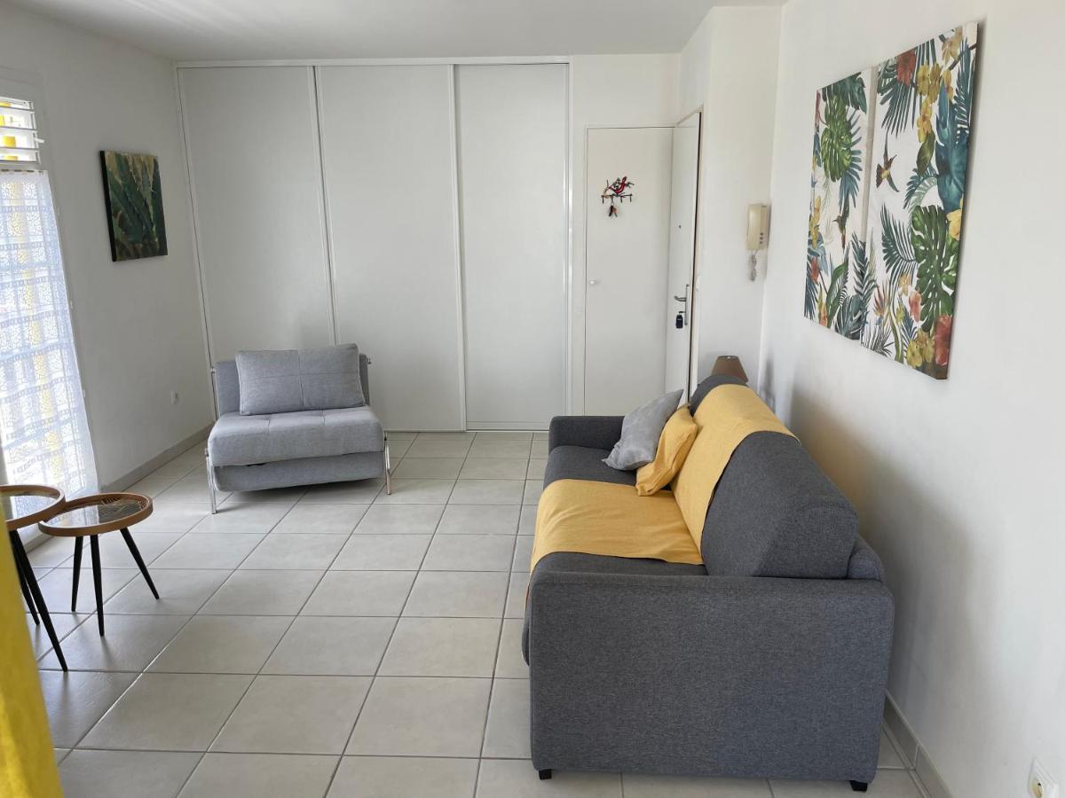Sunny Cottage, Belle Terrasse, Proche Et Vue Mer Sainte-Luce Luaran gambar